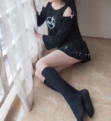 边摸边吃奶边做又黄又激烈的视频_BD韩语免费观看