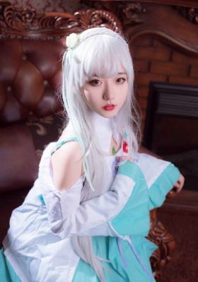 白皙美女自慰大艹剧情_4K电影免费在线