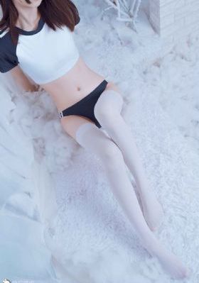 两个男按摩师吃我奶在线观看_十万网红美女美酱