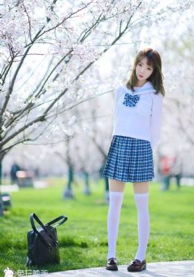 被女同学扒裤子捏蛋_1080完整视频观看