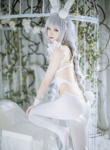 人妻柳薇开始迎合他的冲撞_高清电影免费在线