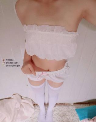 美妇肉蚌张开腿呻吟迎合视频_BD英语在线视频观看
