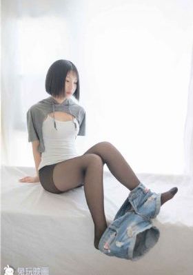 他扶着腰狠狠撞进她身体_4K在线视频播放
