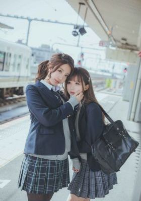 艹美女视频_HD高清视频播放